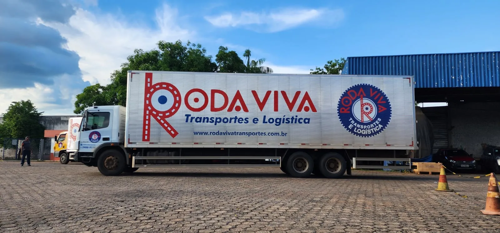 WhatsApp Image 2024-10-24 at 13.12.53_7_11zon